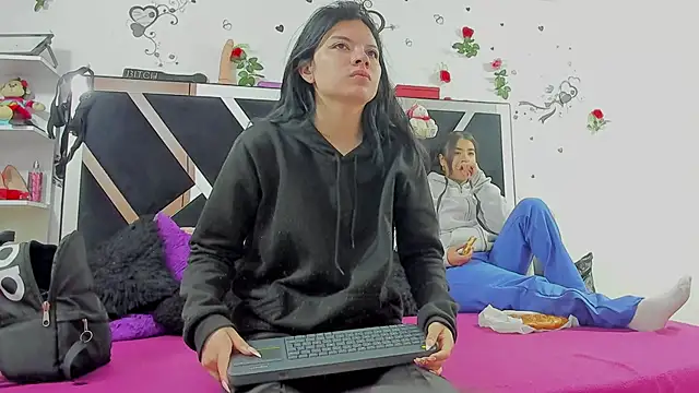 thedream girls online show from October 15, 2025, 12:13 pm