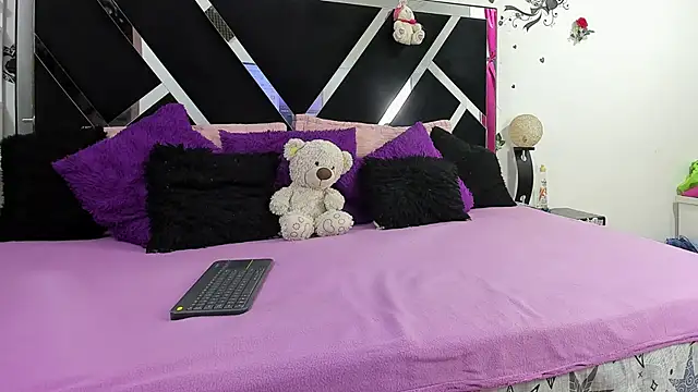 thedream girls online show from October 11, 2025, 12:06 pm