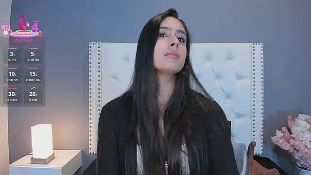 Snapshot of Julia_Martinez_ chatting on September 19, 2025, 11:47 am Julia Martinez online show from September 19, 2025, 11:47 am