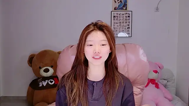 yangyang-1115 online show from April 17, 2026, 3:42 am