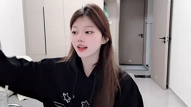 Snapshot of yangyang-1115 chatting on September 28, 2025, 5:14 am yangyang-1115 online show from September 28, 2025, 5:14 am