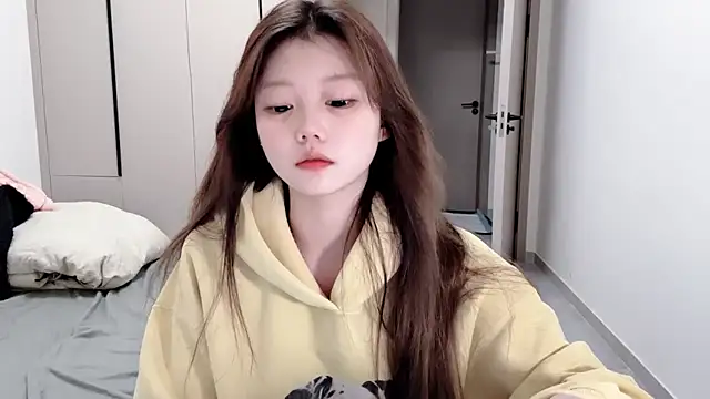 Snapshot of yangyang-1115 chatting on October 18, 2025, 4:36 am yangyang-1115 online show from October 18, 2025, 4:36 am