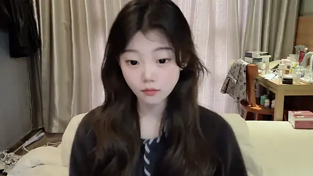 yangyang-1115 online show from March 2, 2025, 8:38 am