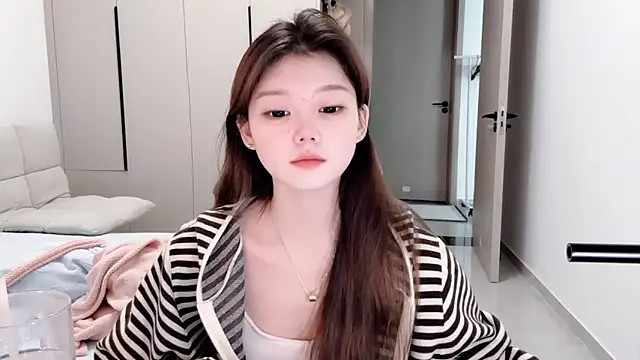 Snapshot of yangyang-1115 chatting on October 28, 2025, 5:08 am yangyang-1115 online show from October 28, 2025, 5:08 am