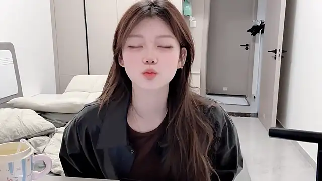 Snapshot of yangyang-1115 chatting on September 19, 2025, 5:55 am yangyang-1115 online show from September 19, 2025, 5:55 am