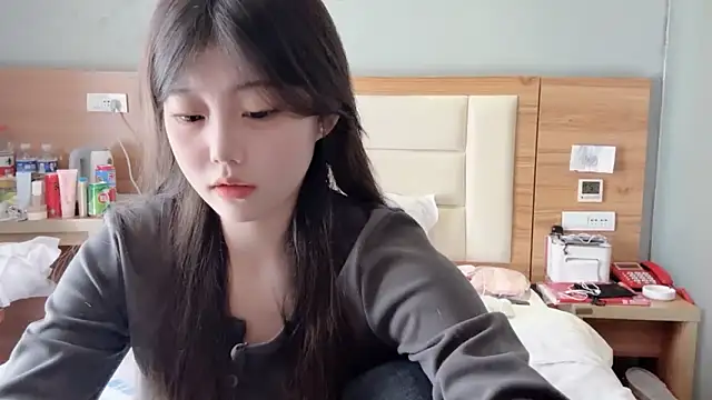 yangyang-1115 online show from February 12, 2025, 7:44 am