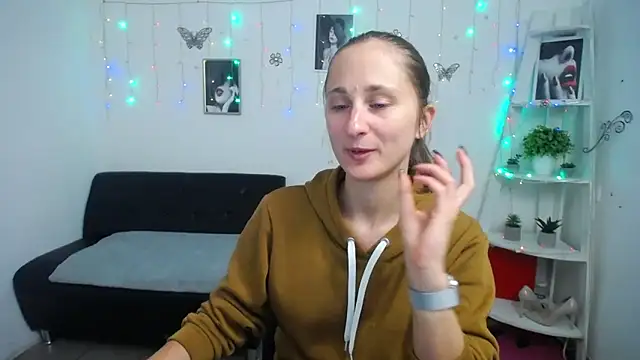 Snapshot of MichelLeee chatting on September 26, 2025, 11:17 am MichelLeee online show from September 26, 2025, 11:17 am