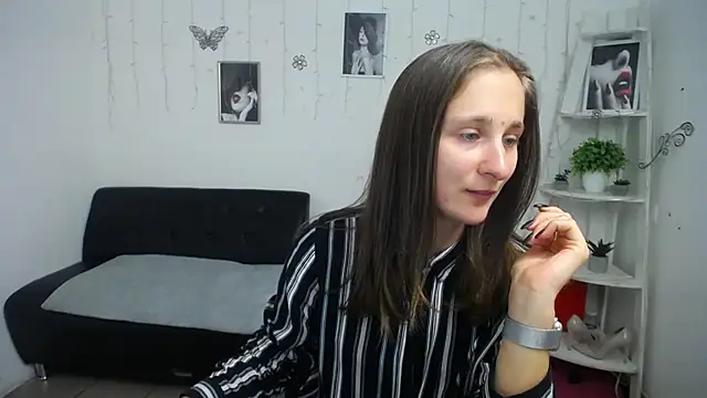 Snapshot of MichelLeee chatting on September 30, 2025, 11:05 am MichelLeee online show from September 30, 2025, 11:05 am