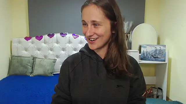 Snapshot of MichelLeee chatting on September 18, 2025, 11:13 am MichelLeee online show from September 18, 2025, 11:13 am