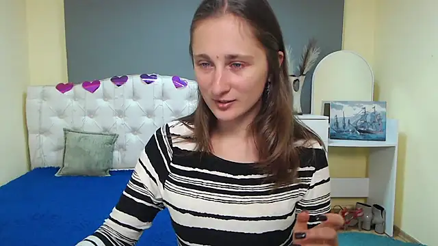 Snapshot of MichelLeee chatting on October 9, 2025, 11:11 am MichelLeee online show from October 9, 2025, 11:11 am