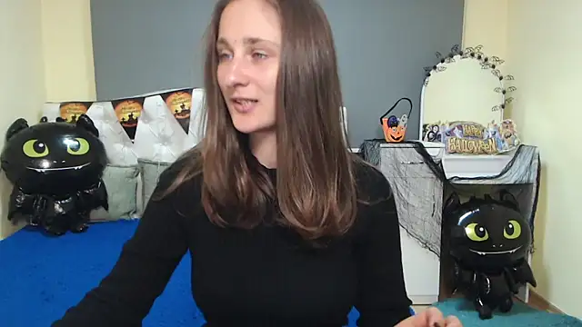 Snapshot of MichelLeee chatting on October 20, 2025, 11:22 am MichelLeee online show from October 20, 2025, 11:22 am