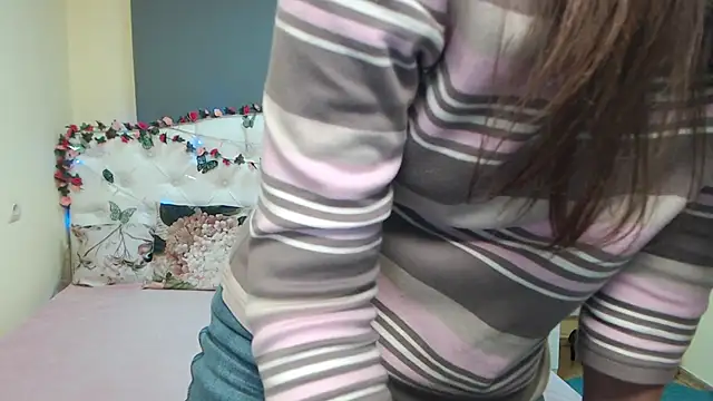 MichelLeee online show from March 10, 2026, 12:42 pm