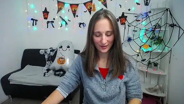 Snapshot of MichelLeee chatting on October 16, 2025, 11:29 am MichelLeee online show from October 16, 2025, 11:29 am