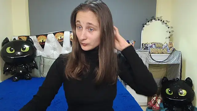 Snapshot of MichelLeee chatting on October 27, 2025, 12:17 pm MichelLeee online show from October 27, 2025, 12:17 pm