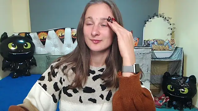 Snapshot of MichelLeee chatting on October 29, 2025, 12:15 pm MichelLeee online show from October 29, 2025, 12:15 pm