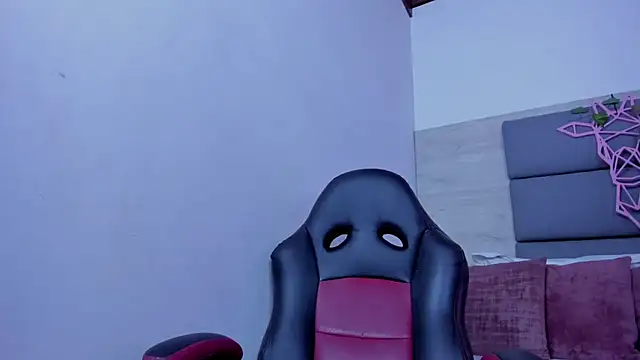 Snapshot of AshleyHill2 chatting on October 24, 2025, 3:49 am AshleyHill2 online show from October 24, 2025, 3:49 am