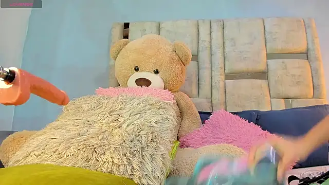 Snapshot of AshleyHill2 chatting on September 19, 2025, 3:21 am AshleyHill2 online show from September 19, 2025, 3:21 am