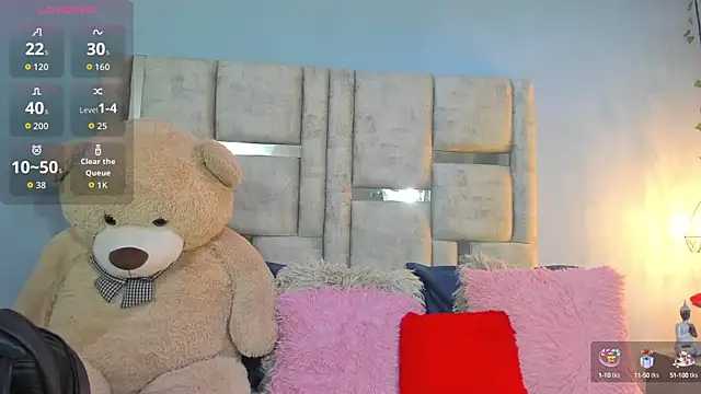 Snapshot of AshleyHill2 chatting on October 1, 2025, 3:33 am AshleyHill2 online show from October 1, 2025, 3:33 am