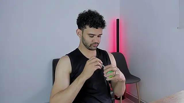 Snapshot of andrewChris_ chatting on September 24, 2025, 7:31 pm andrewChris online show from September 24, 2025, 7:31 pm