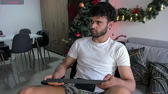 Snapshot of andrewChris_ chatting on December 11, 2024, 3:15 pm andrewChris online show from December 11, 2024, 3:15 pm