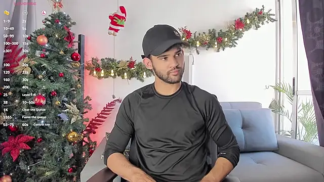 Snapshot of andrewChris_ chatting on December 10, 2024, 9:33 pm andrewChris online show from December 10, 2024, 9:33 pm