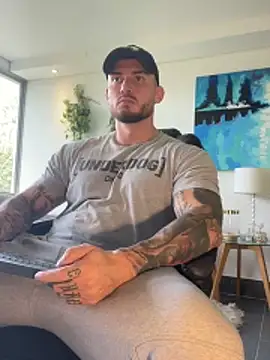 DimitriSullivan  online show from April 9, 2026, 1:39 pm