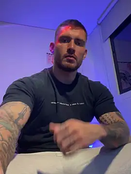 DimitriSullivan  online show from May 27, 2026, 2:19 am