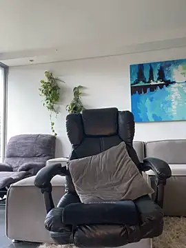 DimitriSullivan  online show from March 16, 2026, 1:37 pm