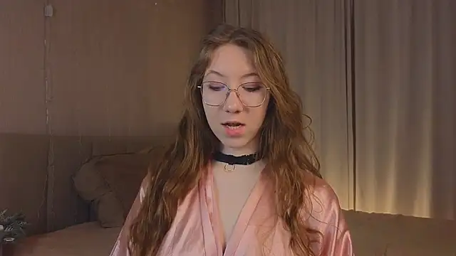 Snapshot of MoiraHilby chatting on January 25, 2025, 4:57 pm MoiraHilby online show from January 25, 2025, 4:57 pm