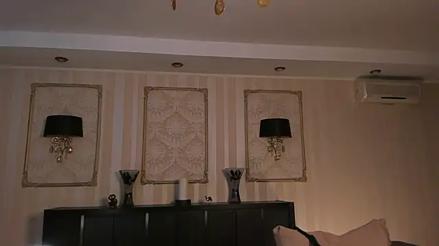 Snapshot of MoiraHilby chatting on March 6, 2025, 11:31 pm MoiraHilby online show from March 6, 2025, 11:31 pm