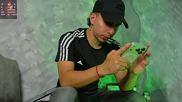 Snapshot of -Bruno-Bs chatting on October 2, 2025, 8:12 pm -Bruno-Bs online show from October 2, 2025, 8:12 pm