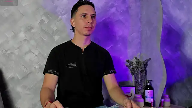 Snapshot of -Bruno-Bs chatting on October 8, 2025, 10:54 pm -Bruno-Bs online show from October 8, 2025, 10:54 pm