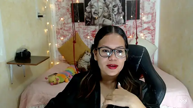 anthiamelisa online show from October 4, 2025, 9:38 pm