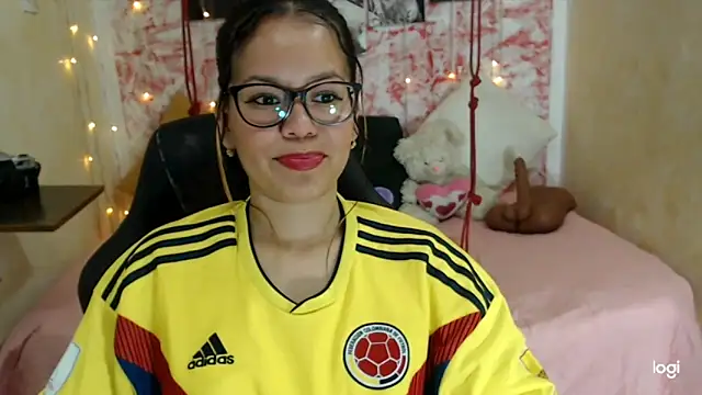 anthiamelisa online show from September 9, 2025, 9:46 pm