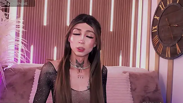 Aniie Doll online show from December 16, 2025, 8:24 pm