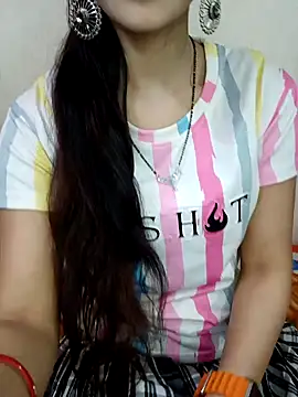 xpihu online show from February 26, 2025, 7:32 pm