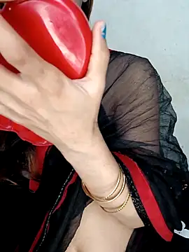 Snapshot of xpihu chatting on November 10, 2025, 5:40 pm xpihu online show from November 10, 2025, 5:40 pm