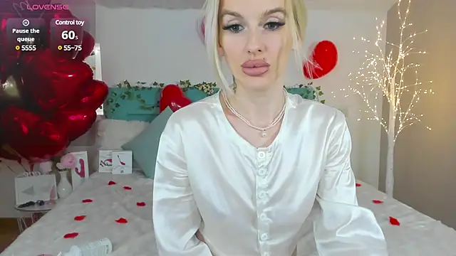 Lana kitty   online show from February 17, 2025, 11:00 pm