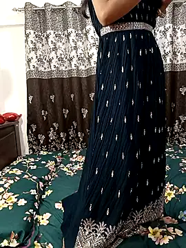 Cute-Bhavya online show from February 6, 2025, 2:55 am