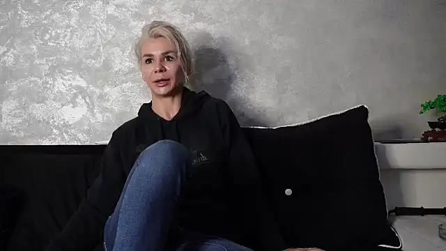 SquirtyFit Devil online show from March 2, 2025, 3:08 pm
