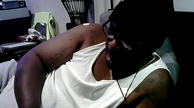 GOODCHOCOLATEDICK online show from December 5, 2024, 9:33 am