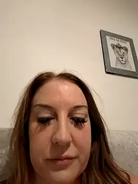 Snapshot of SASSY-WILLOW chatting on December 16, 2024, 10:34 pm SASSY-WILLOW online show from December 16, 2024, 10:34 pm