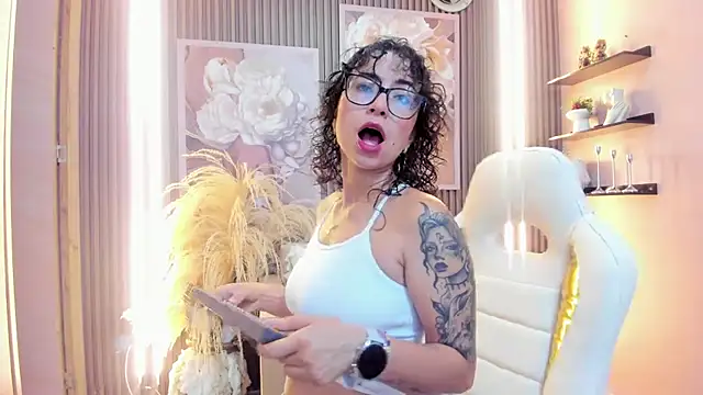 Snapshot of pola_adams_ chatting on September 23, 2025, 10:22 am pola adams  online show from September 23, 2025, 10:22 am