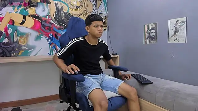 Snapshot of Jeffry_wolvess chatting on March 20, 2025, 12:11 pm Jeffry wolvess online show from March 20, 2025, 12:11 pm