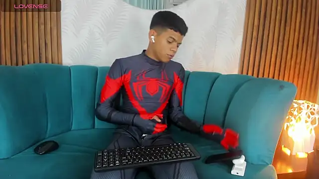 Snapshot of Jeffry_wolvess chatting on March 1, 2025, 6:21 pm Jeffry wolvess online show from March 1, 2025, 6:21 pm