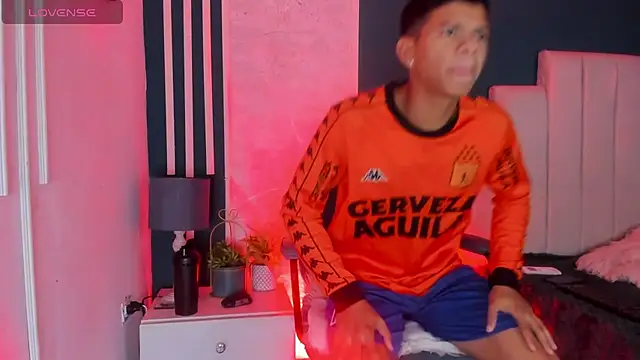 Snapshot of Jeffry_wolvess chatting on March 3, 2025, 12:06 pm Jeffry wolvess online show from March 3, 2025, 12:06 pm