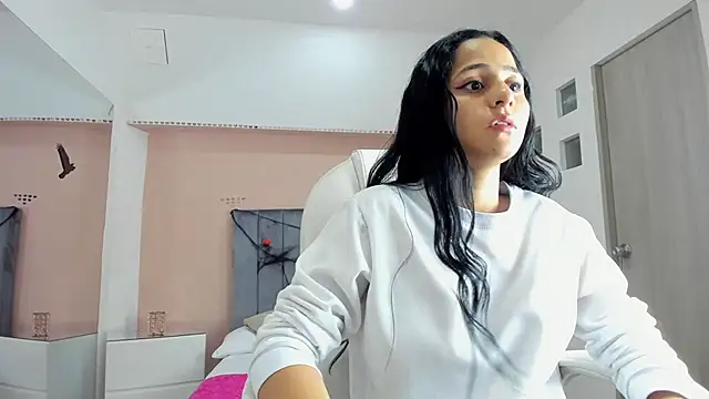 Snapshot of Giselle_Roldan chatting on October 8, 2025, 4:14 am Giselle Roldan online show from October 8, 2025, 4:14 am