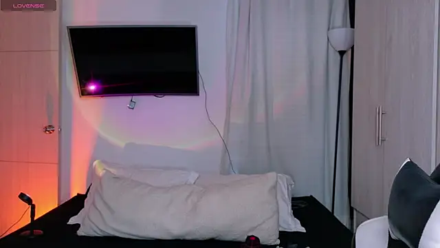 NathanGreyX online show from September 10, 2025, 11:09 am