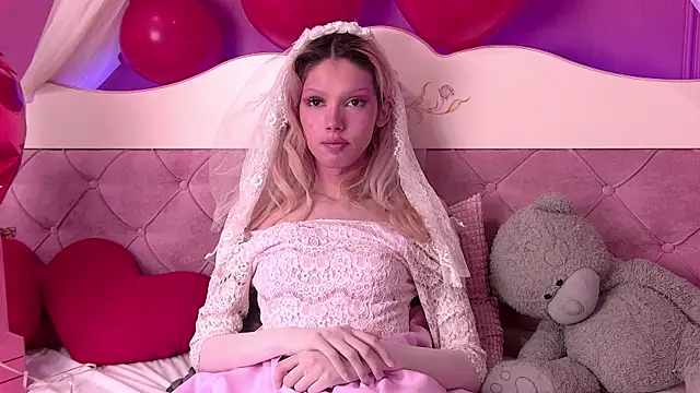 Snapshot of PamelamyDreamys chatting on March 8, 2025, 1:36 pm PamelamyDreamys online show from March 8, 2025, 1:36 pm