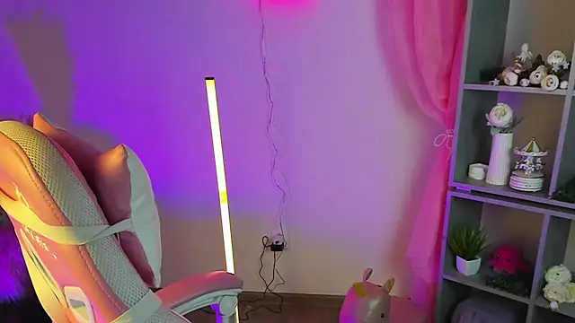 Snapshot of PamelamyDreamys chatting on March 19, 2025, 8:54 pm PamelamyDreamys online show from March 19, 2025, 8:54 pm